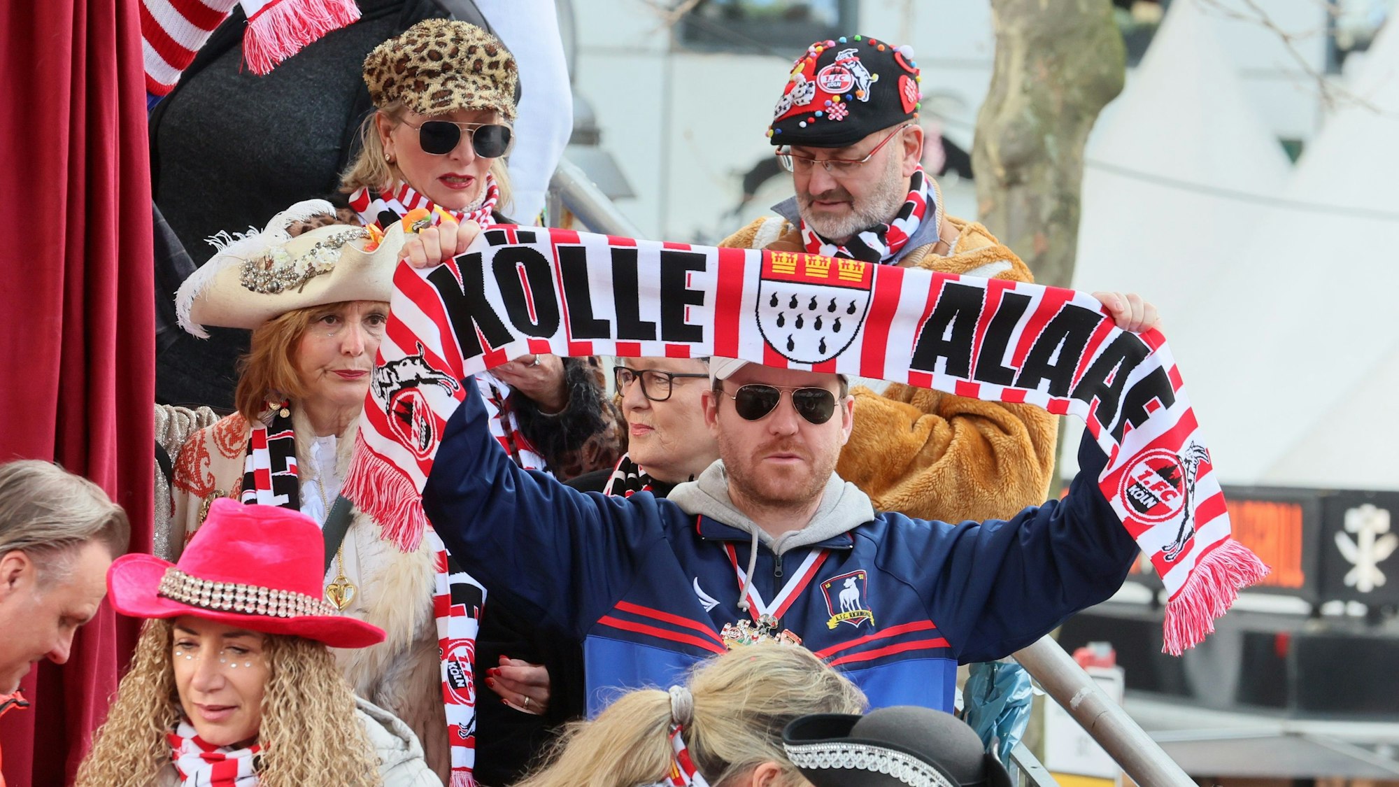 Jecke auf dem Rosenmontagszug.